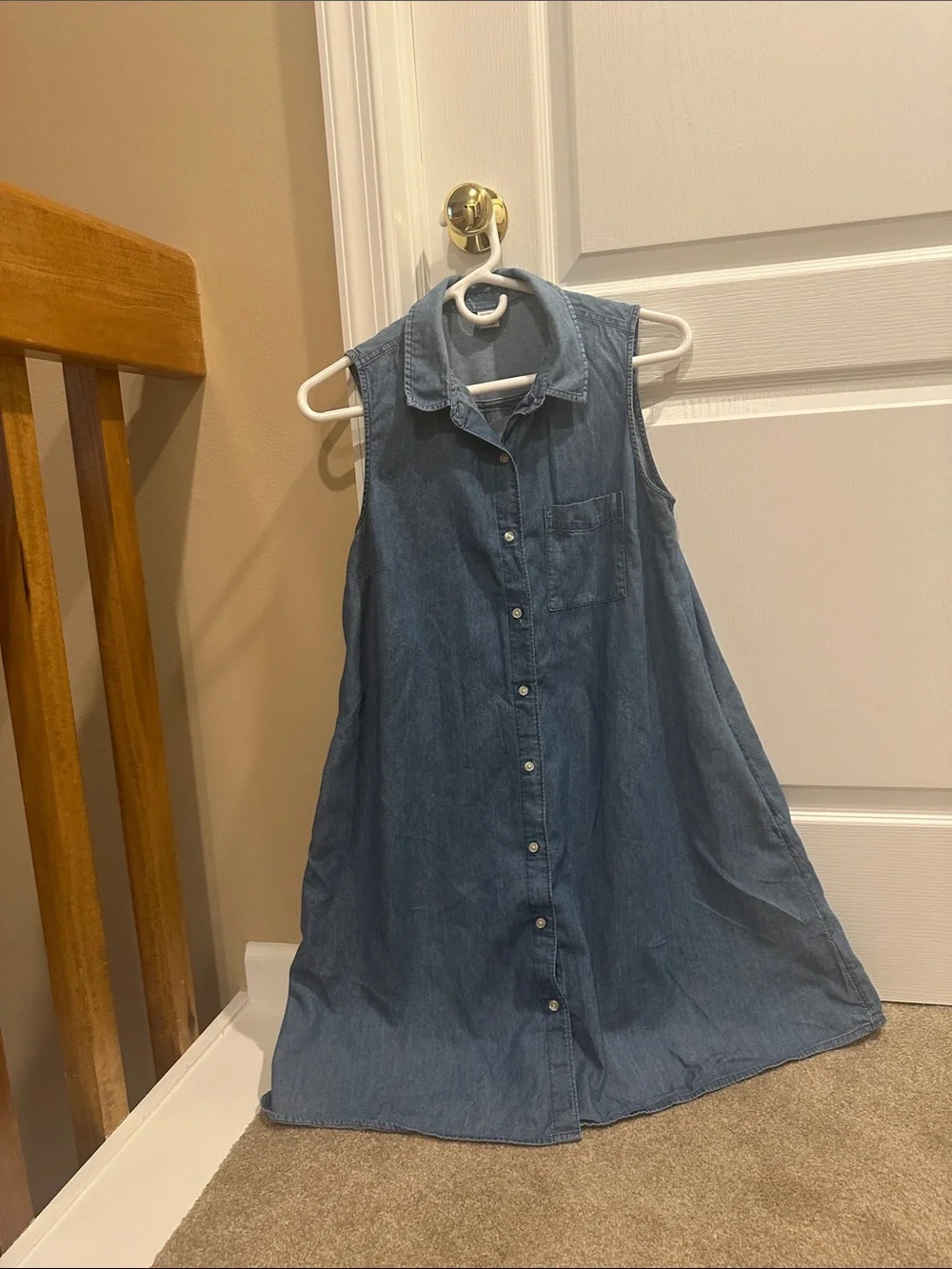 Old Navy Sleeveless Denim Shirt Dress in Blue - Picture 2 of 6